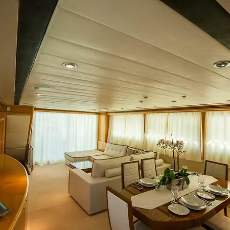 Yacht Aus Deutschland, 25 Meter *