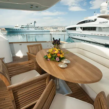 Yacht Aus Deutschland, 25 Meter *